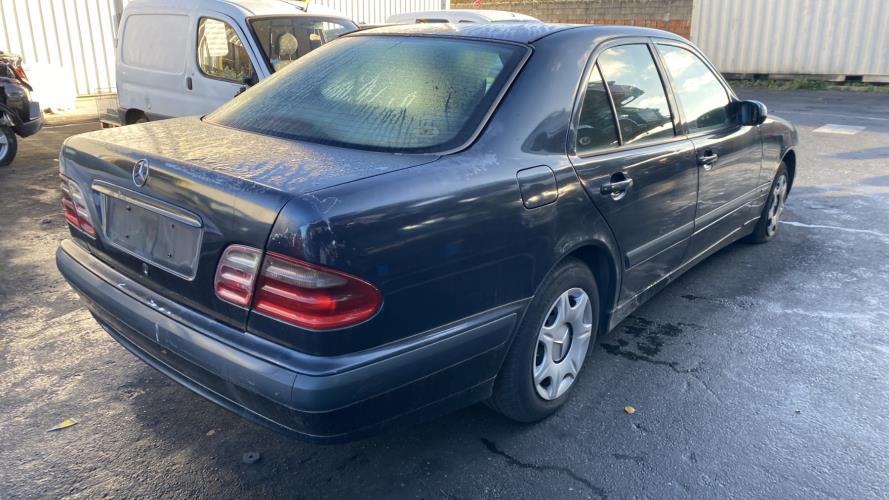 Image Calculateur - MERCEDES CLASSE E 210