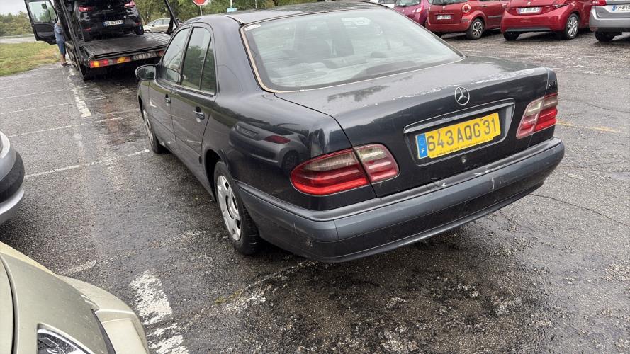 Image Calculateur - MERCEDES CLASSE E 210