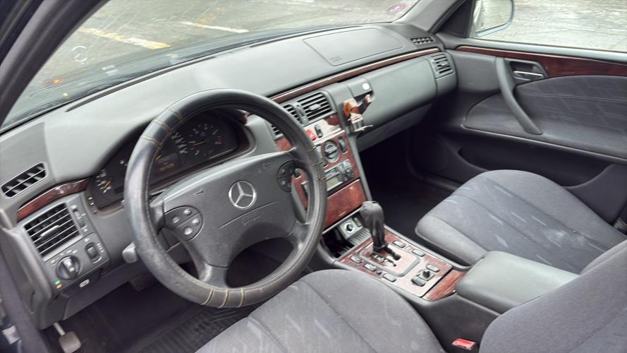 Image Calculateur - MERCEDES CLASSE E 210