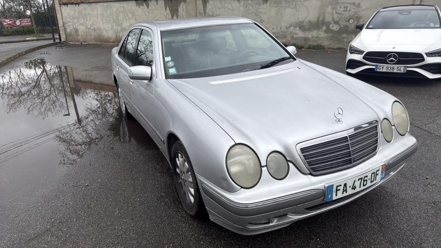 Image Moteur - MERCEDES CLASSE E 210
