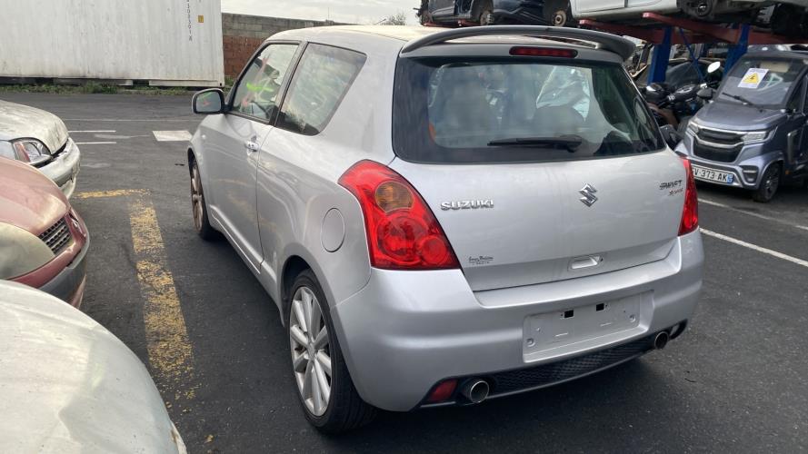 Image Porte avant gauche - SUZUKI SWIFT 3