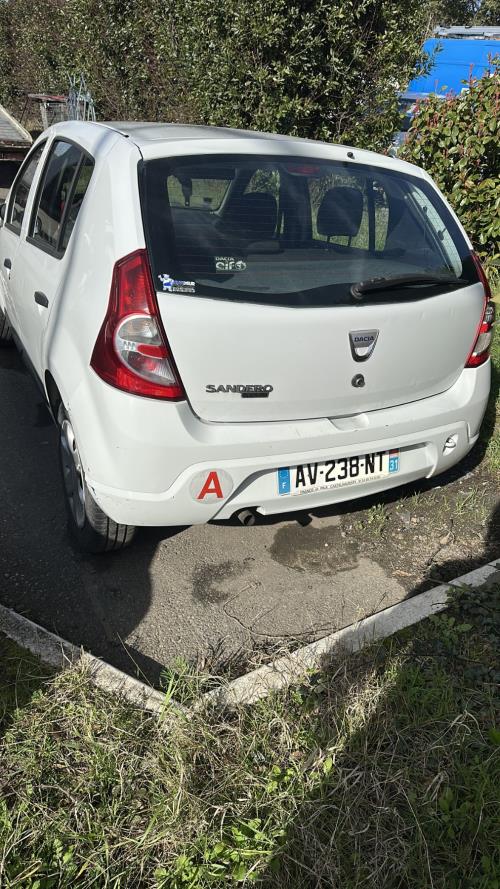 Image Cache sous moteur - DACIA SANDERO 1