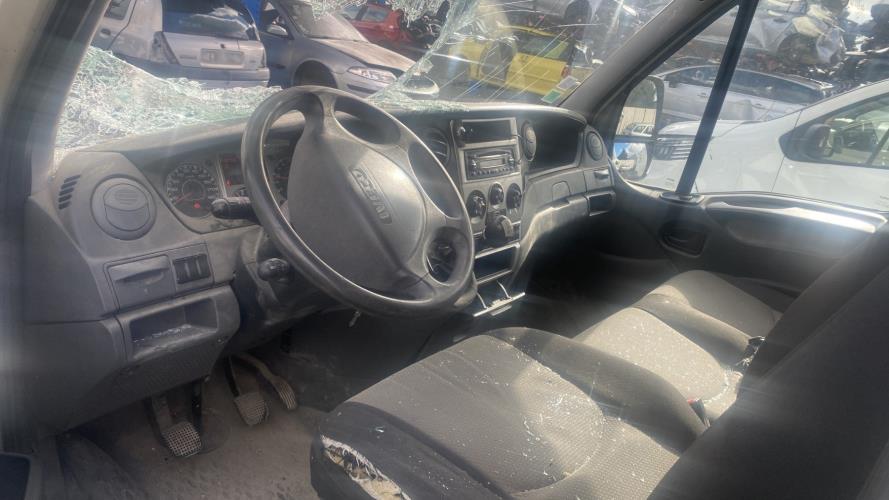 Image Custode avant droit (porte) - IVECO DAILY 4