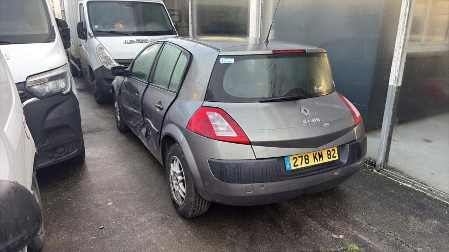 Image Pare choc avant - RENAULT MEGANE 2