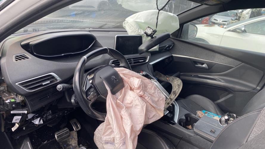 Image Feu arriere stop central - PEUGEOT 3008 2