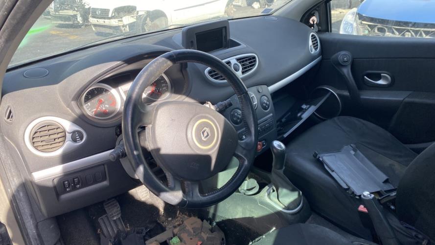 Image Anti brouillard gauche (feux) - RENAULT CLIO 3