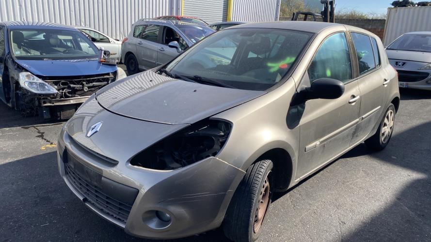 Image Anti brouillard gauche (feux) - RENAULT CLIO 3