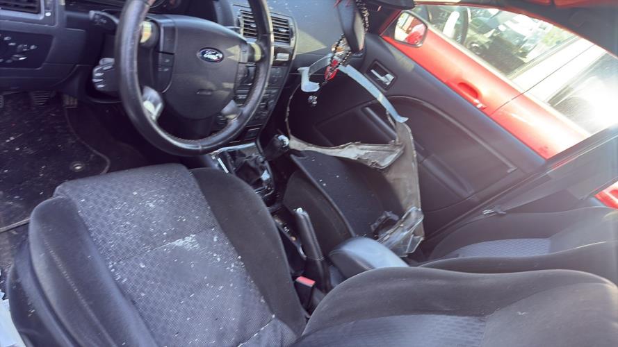 Image Feu arriere principal gauche (feux) - FORD MONDEO 2