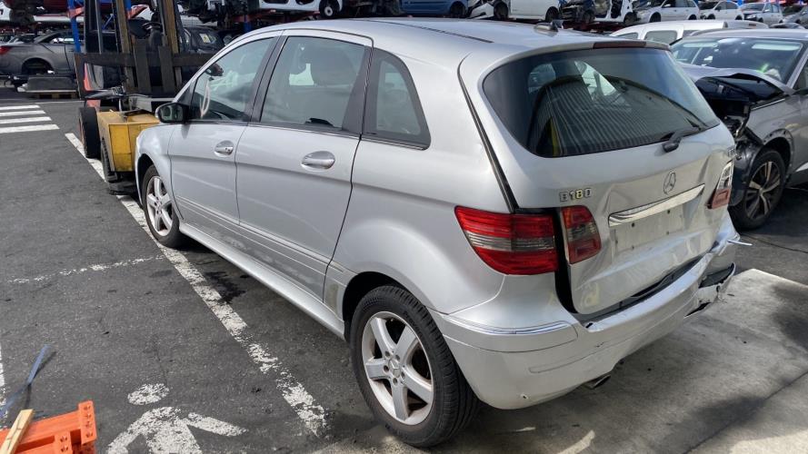 Image Capot - MERCEDES CLASSE B 245