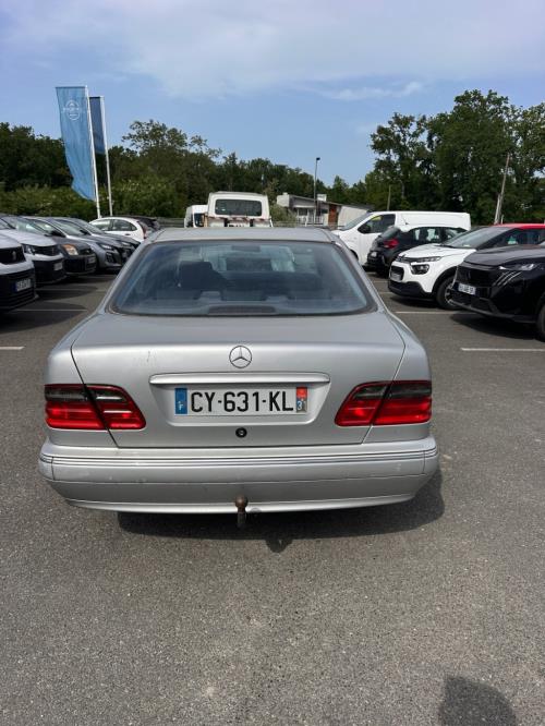 Image Pare choc arriere - MERCEDES CLASSE E 210