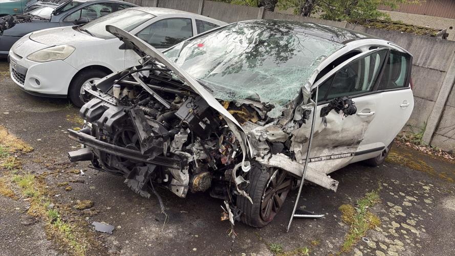 Image Feu arriere principal droit (feux) - PEUGEOT 3008 1