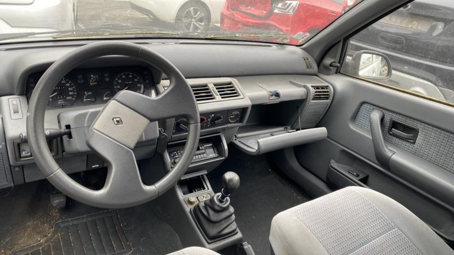 Image Pare choc avant - RENAULT CLIO 1