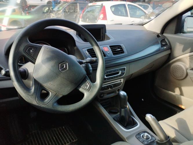 Image Pare choc avant - RENAULT MEGANE 3