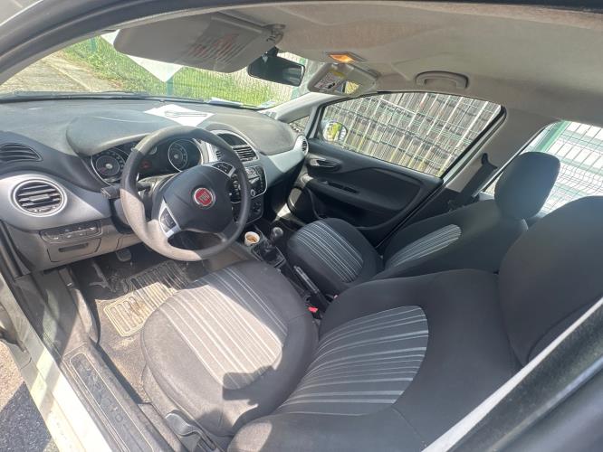Image Pare soleil gauche - FIAT PUNTO EVO 3