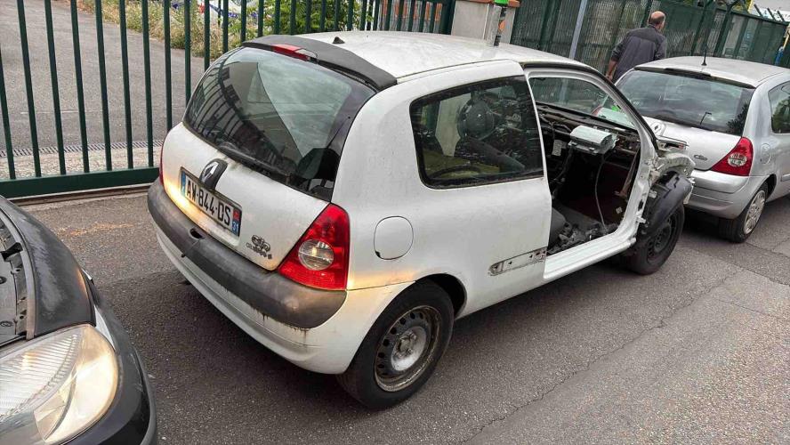 Image Feu arriere principal droit (feux) - RENAULT CLIO 2 CAMPUS