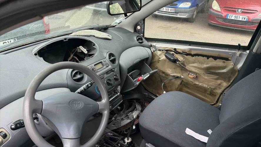 Image Feu arriere principal gauche (feux) - TOYOTA YARIS 1