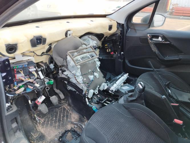Image Boite de vitesses - PEUGEOT 208 1